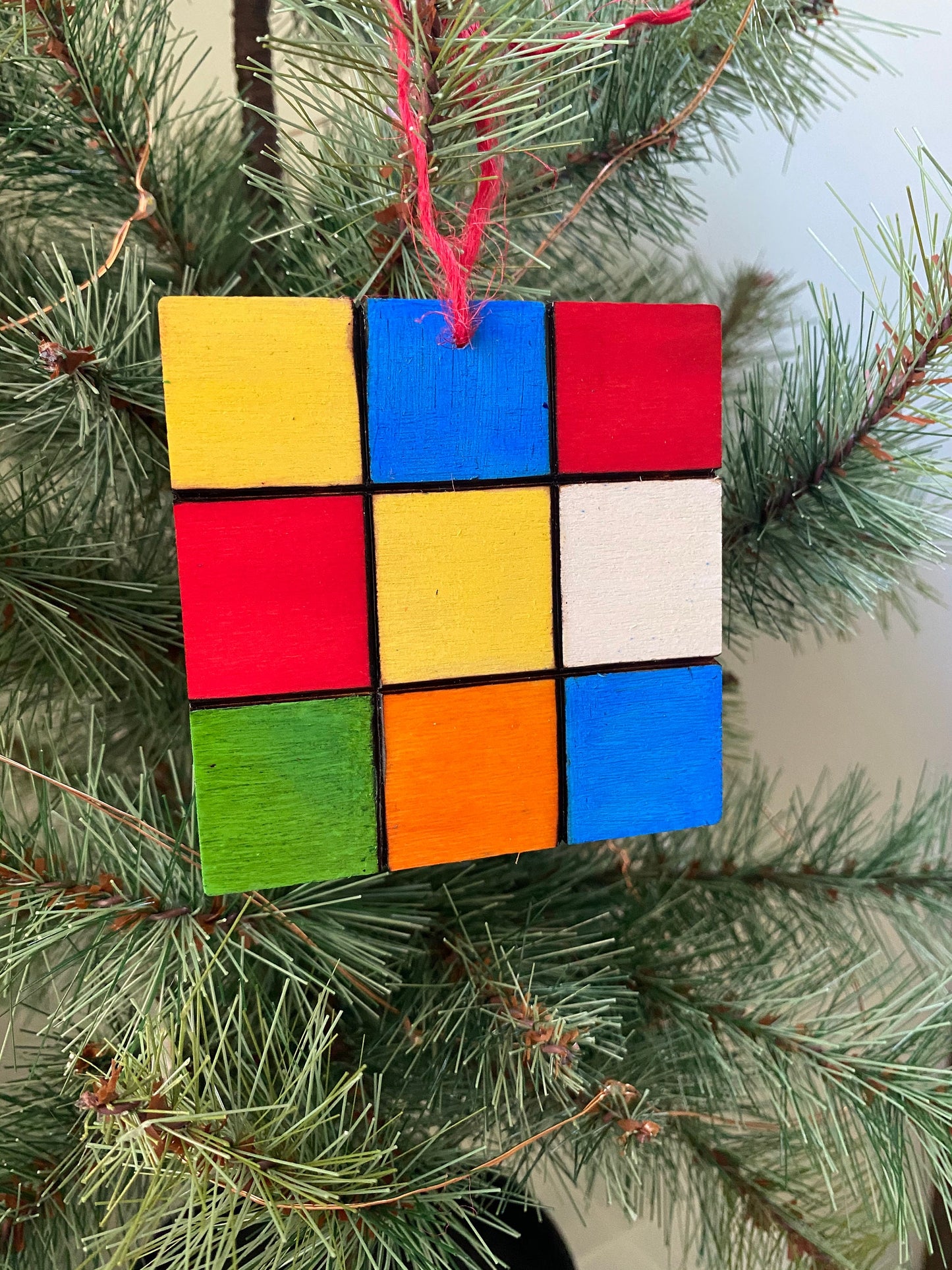 Rubiks Cube replica ornament 80s games